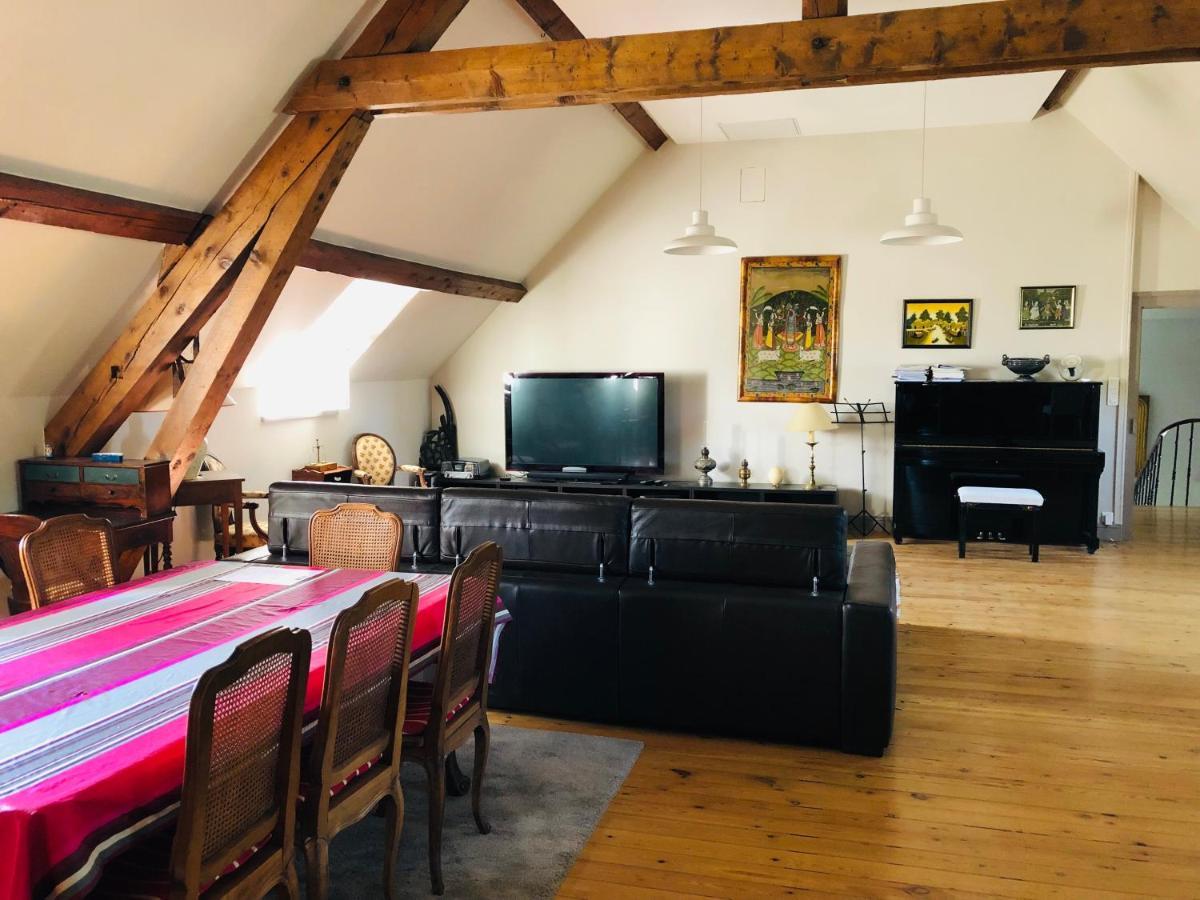Le Donjon D'Anthon Bed & Breakfast Exterior photo